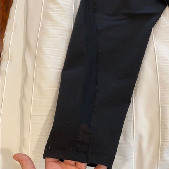 Zella. Mid rise live in legging capris. - Picture 3 of 3